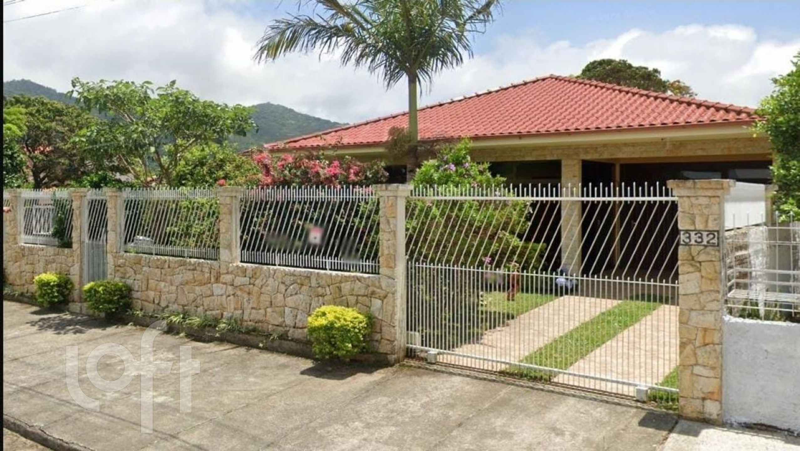 Casa à venda em Açores com 242 m², 3 quartos