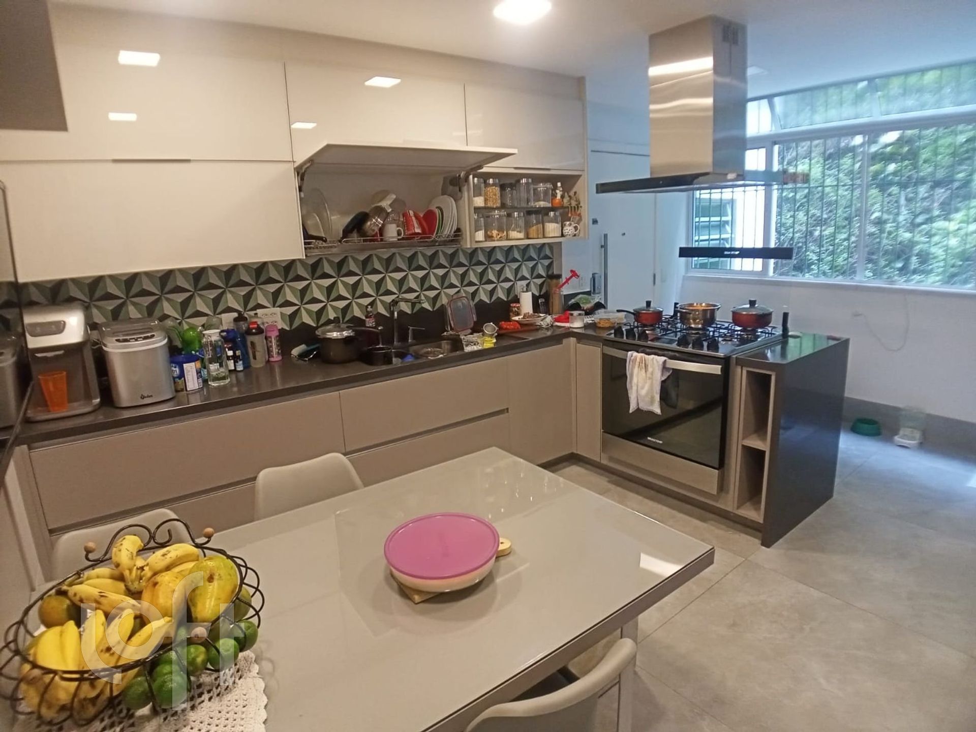 Apartamento à venda com 3 quartos, 210m² - Foto 11