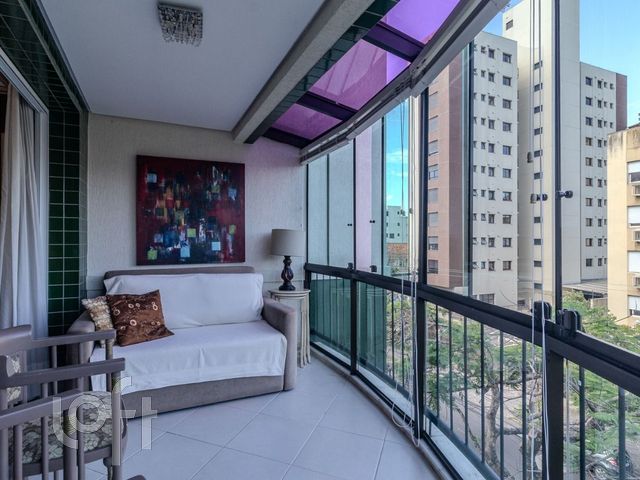 Apartamento com 120m², 3 dormitórios, 1 suíte, 2 vagas, Higienópolis em Porto Alegre