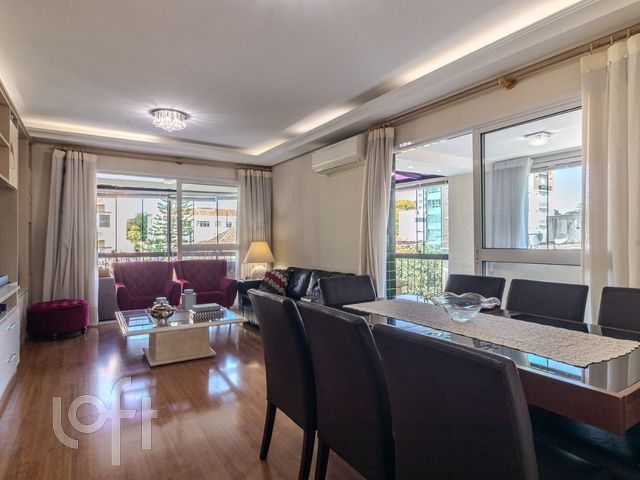 Apartamento com 120m², 3 dormitórios, 1 suíte, 2 vagas, Higienópolis em Porto Alegre