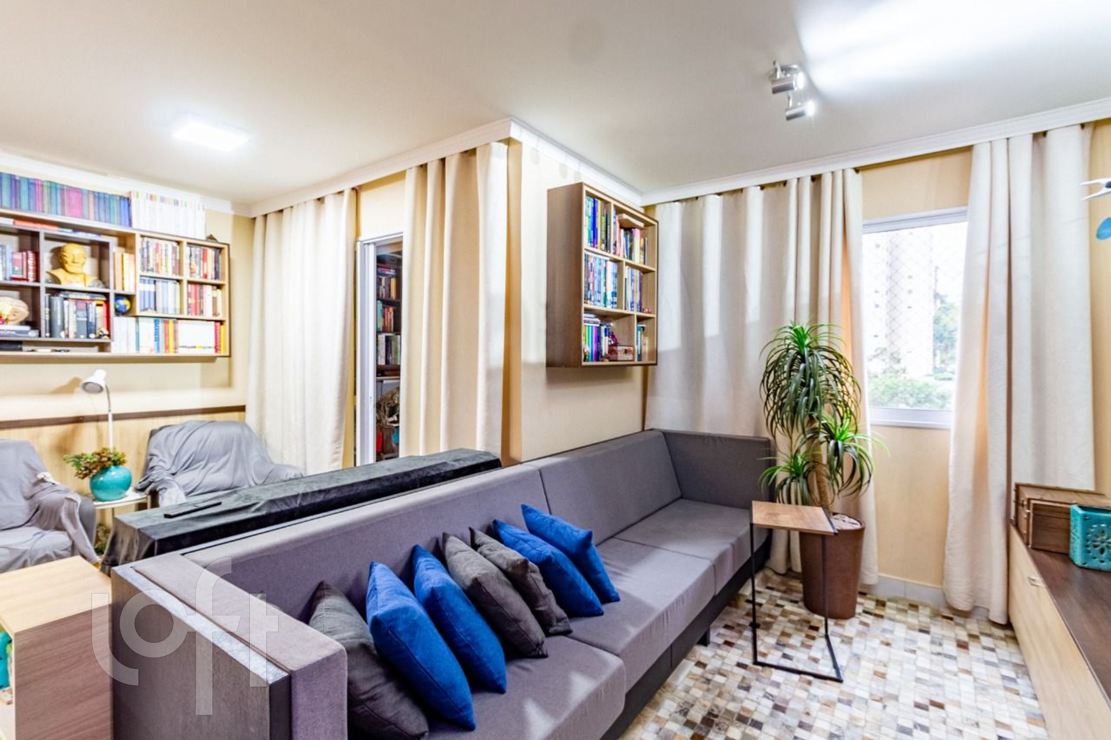 Apartamento à venda com 3 quartos, 73m² - Foto 1