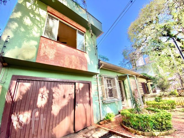 Casa com 117m², 3 dormitórios, 2 vagas, Jardim Botânico em Porto Alegre