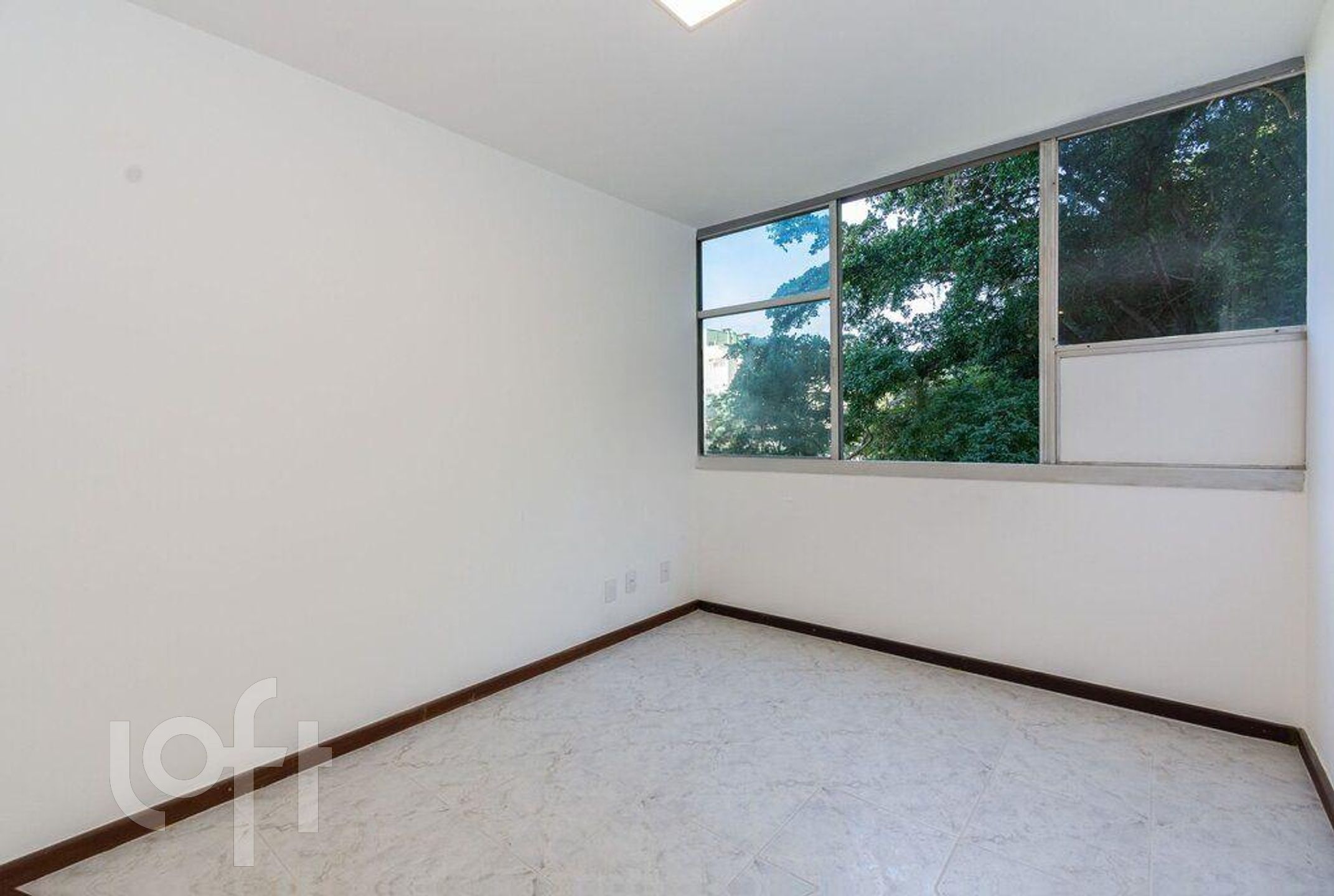 Apartamento à venda com 3 quartos, 94m² - Foto 4