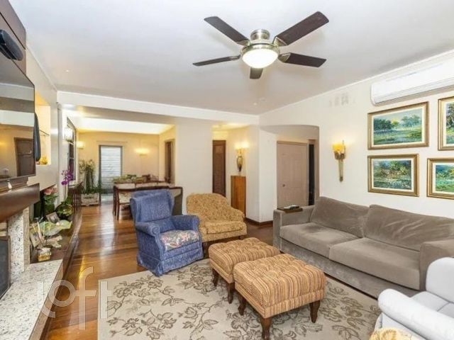 Casa com 340m², 3 dormitórios, 3 suítes, Petrópolis em Porto Alegre