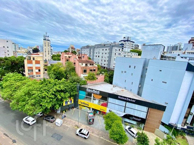 Apartamento com 180m², 3 dormitórios, 1 suíte, 2 vagas, Rio Branco em Porto Alegre