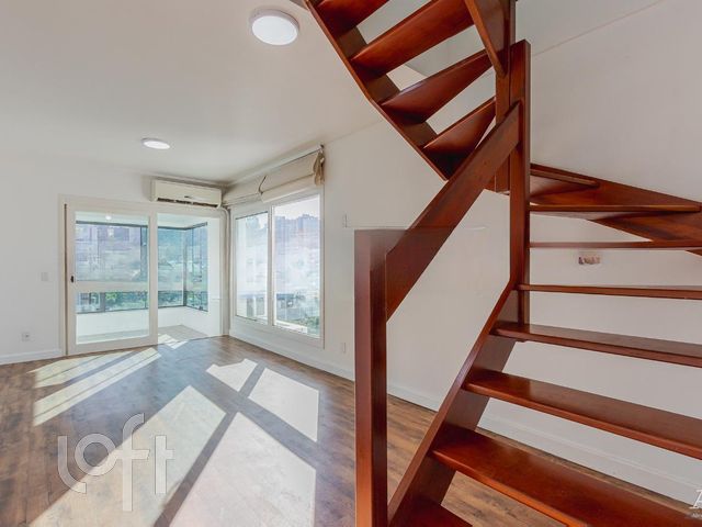 Apartamento com 180m², 3 dormitórios, 1 suíte, 2 vagas, Rio Branco em Porto Alegre