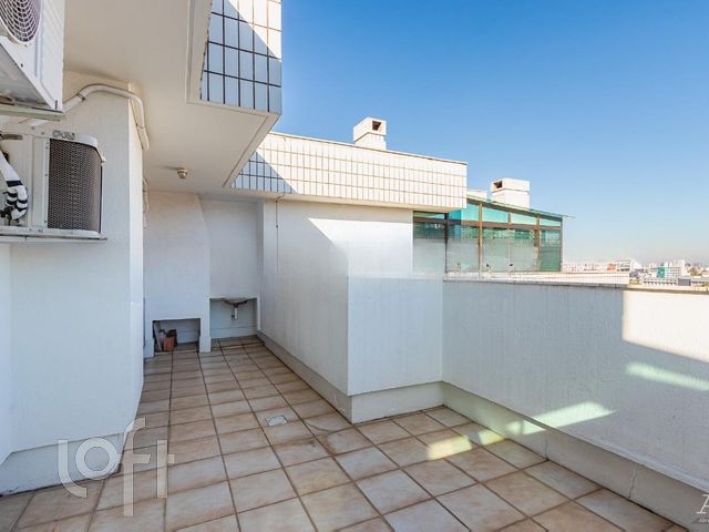Apartamento com 180m², 3 dormitórios, 1 suíte, 2 vagas, Rio Branco em Porto Alegre