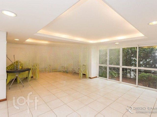 Apartamento com 60m², 2 dormitórios, 1 vaga, Floresta em Porto Alegre