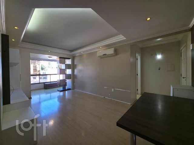 Apartamento com 80m², 2 dormitórios, 1 suíte, 2 vagas, São João em Porto Alegre