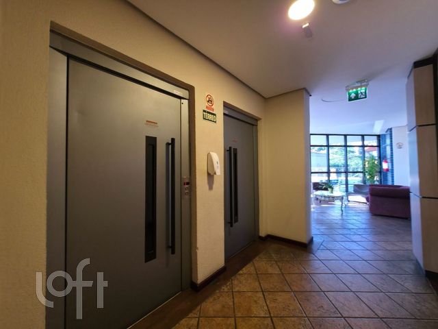 Apartamento com 80m², 2 dormitórios, 1 suíte, 2 vagas, São João em Porto Alegre