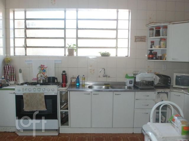 Casa com 230m², 4 dormitórios, 4 vagas, Vila Ipiranga em Porto Alegre
