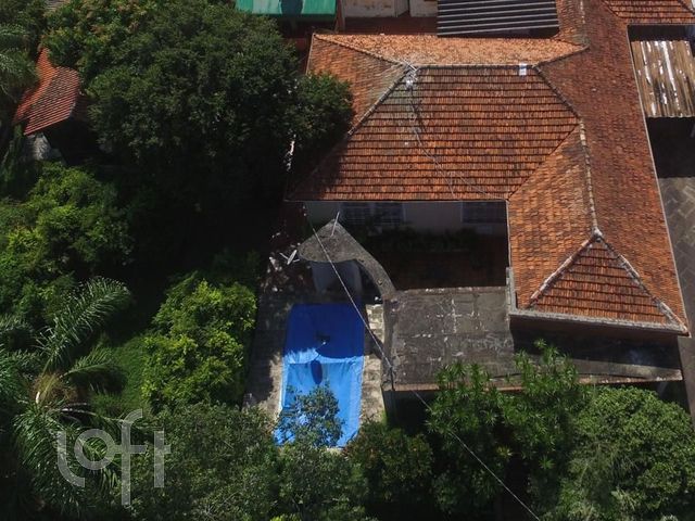 Casa com 230m², 4 dormitórios, 4 vagas, Vila Ipiranga em Porto Alegre