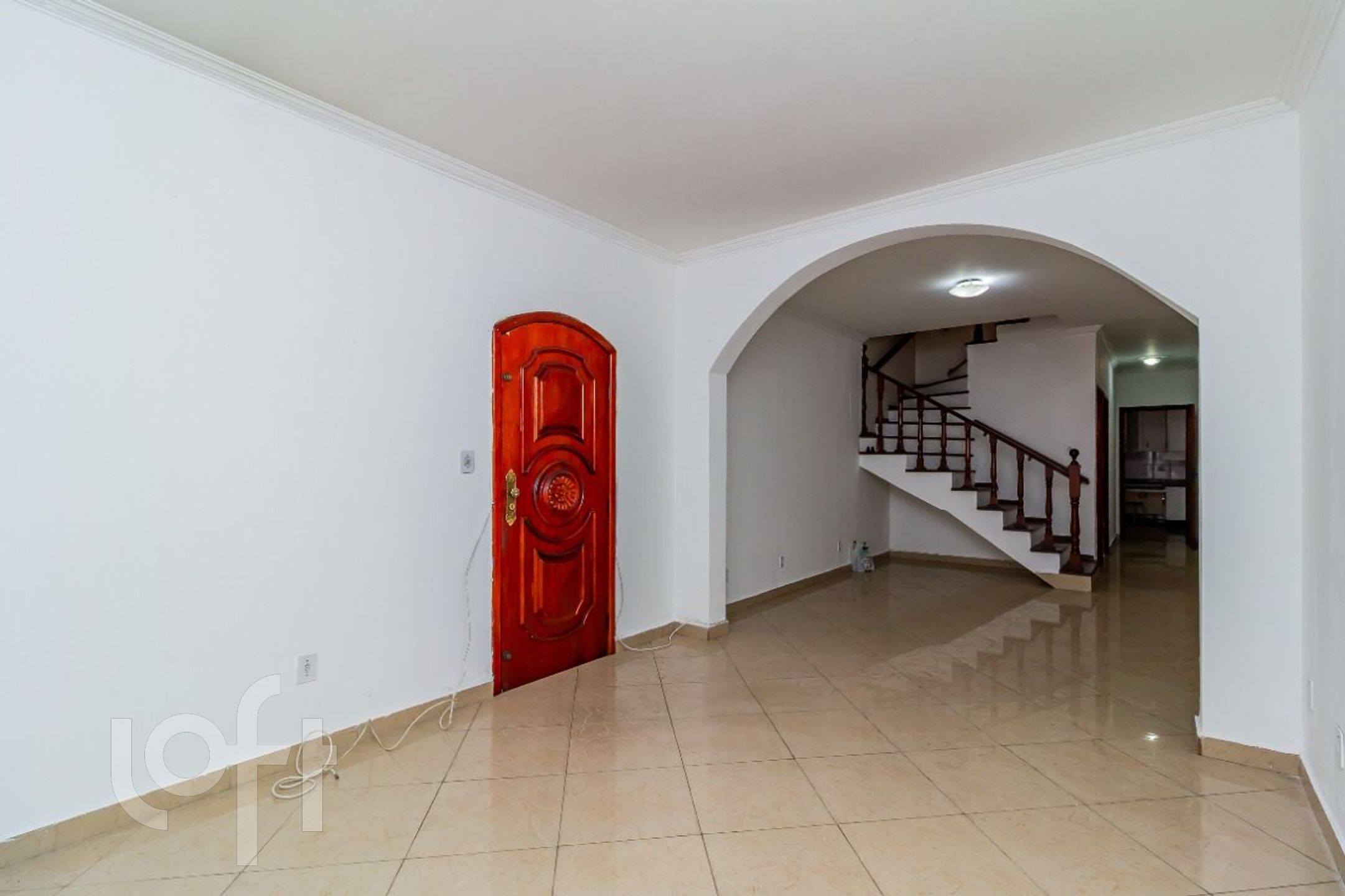 Casa à venda com 5 quartos, 200m² - Foto 4