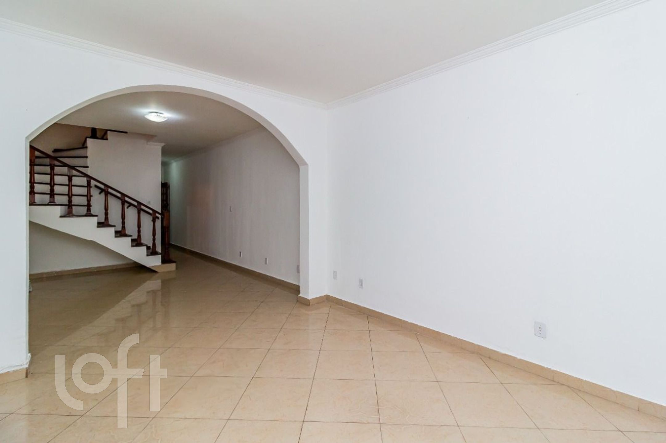 Casa à venda com 5 quartos, 200m² - Foto 3