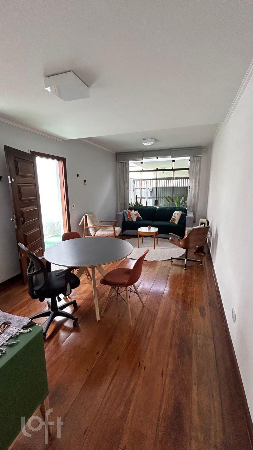 Casa à venda com 2 quartos, 128m² - Foto 1