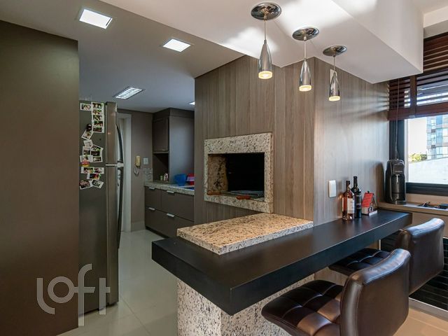 Apartamento com 100m², 3 dormitórios, 2 suítes, 2 vagas, Higienópolis em Porto Alegre