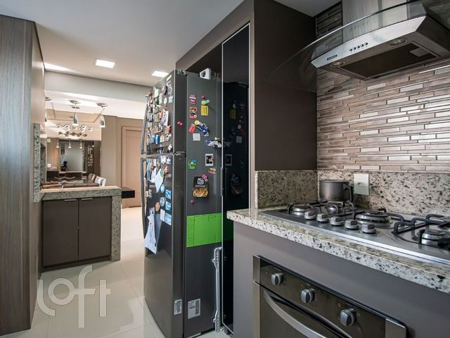 Apartamento com 100m², 3 dormitórios, 2 suítes, 2 vagas, Higienópolis em Porto Alegre