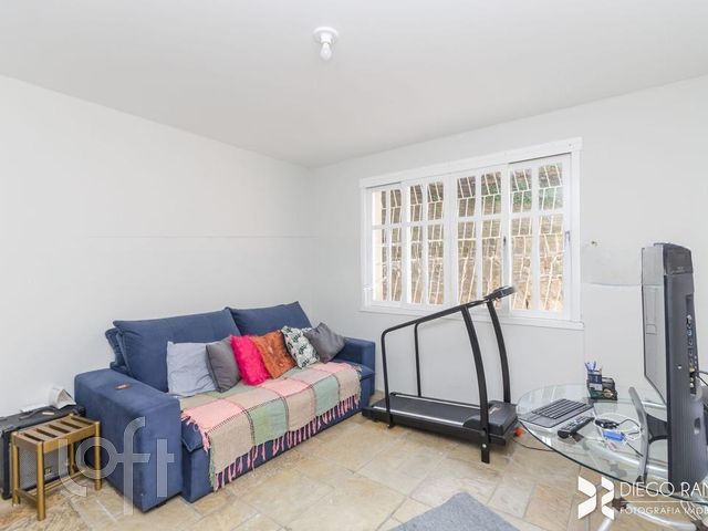 Casa com 224m², 4 dormitórios, 4 vagas, Três Figueiras em Porto Alegre