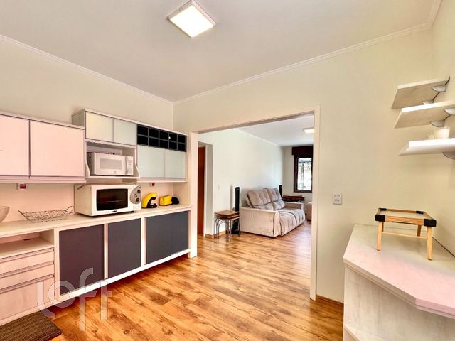 Casa com 140m², 3 dormitórios, 1 suíte, 4 vagas, Vila Ipiranga em Porto Alegre