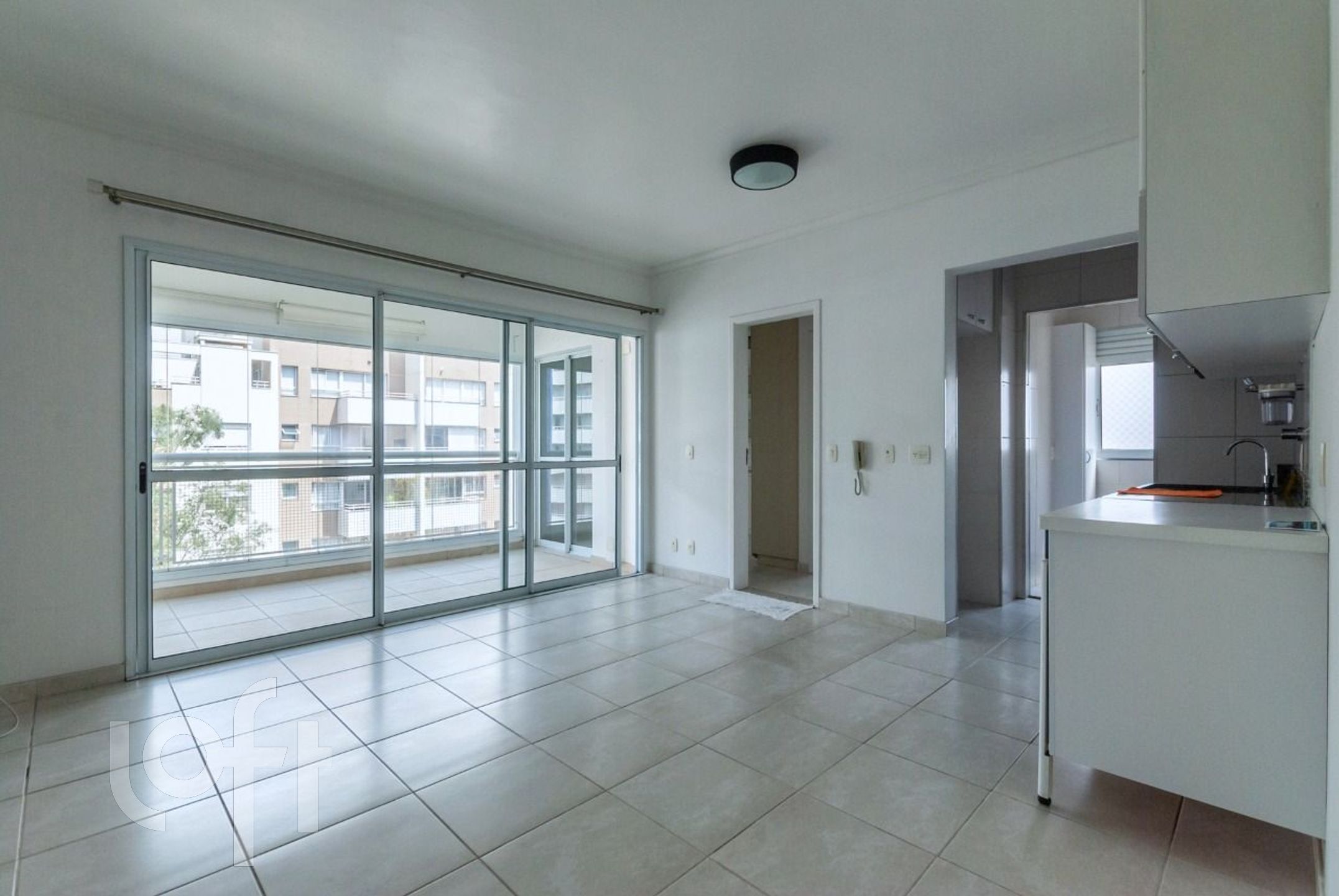 Apartamento à venda com 2 quartos, 70m² - Foto 1