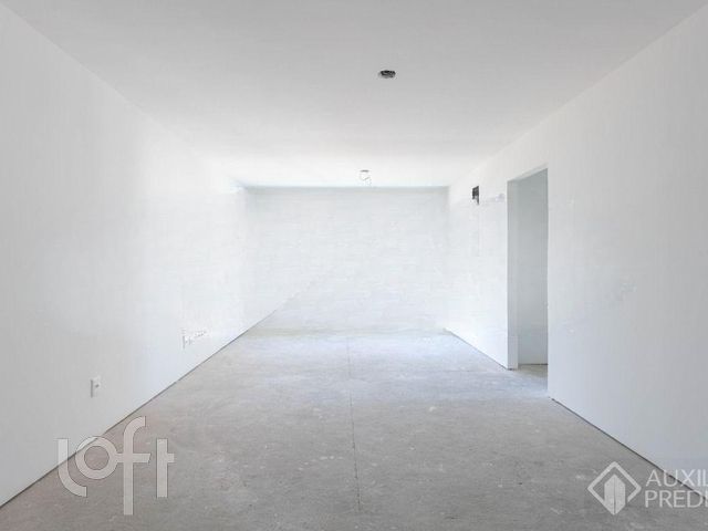 Apartamento com 67m², 2 dormitórios, 1 suíte, 2 vagas, Petrópolis em Porto Alegre