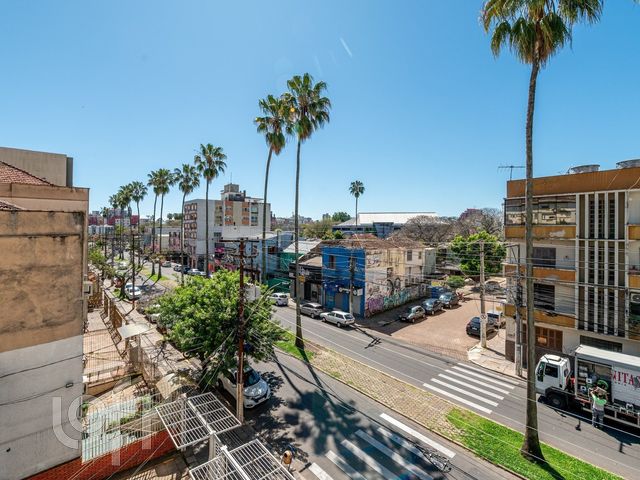 Apartamento com 71m², 2 dormitórios, 1 suíte, 1 vaga, Menino Deus em Porto Alegre