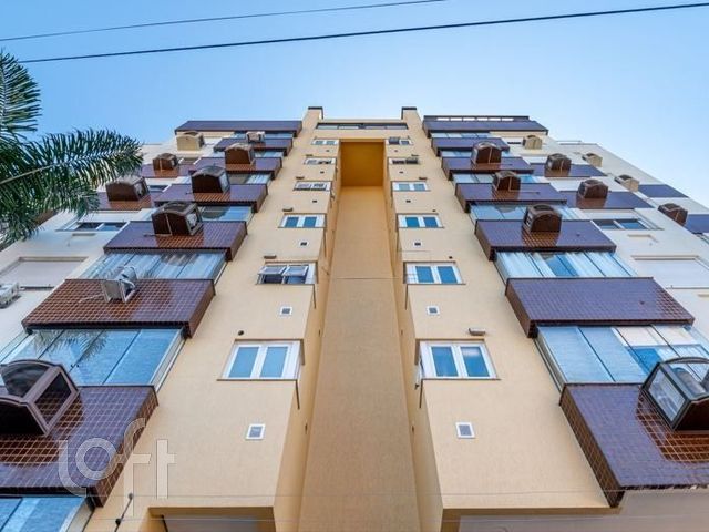 Apartamento com 71m², 2 dormitórios, 1 suíte, 1 vaga, Menino Deus em Porto Alegre