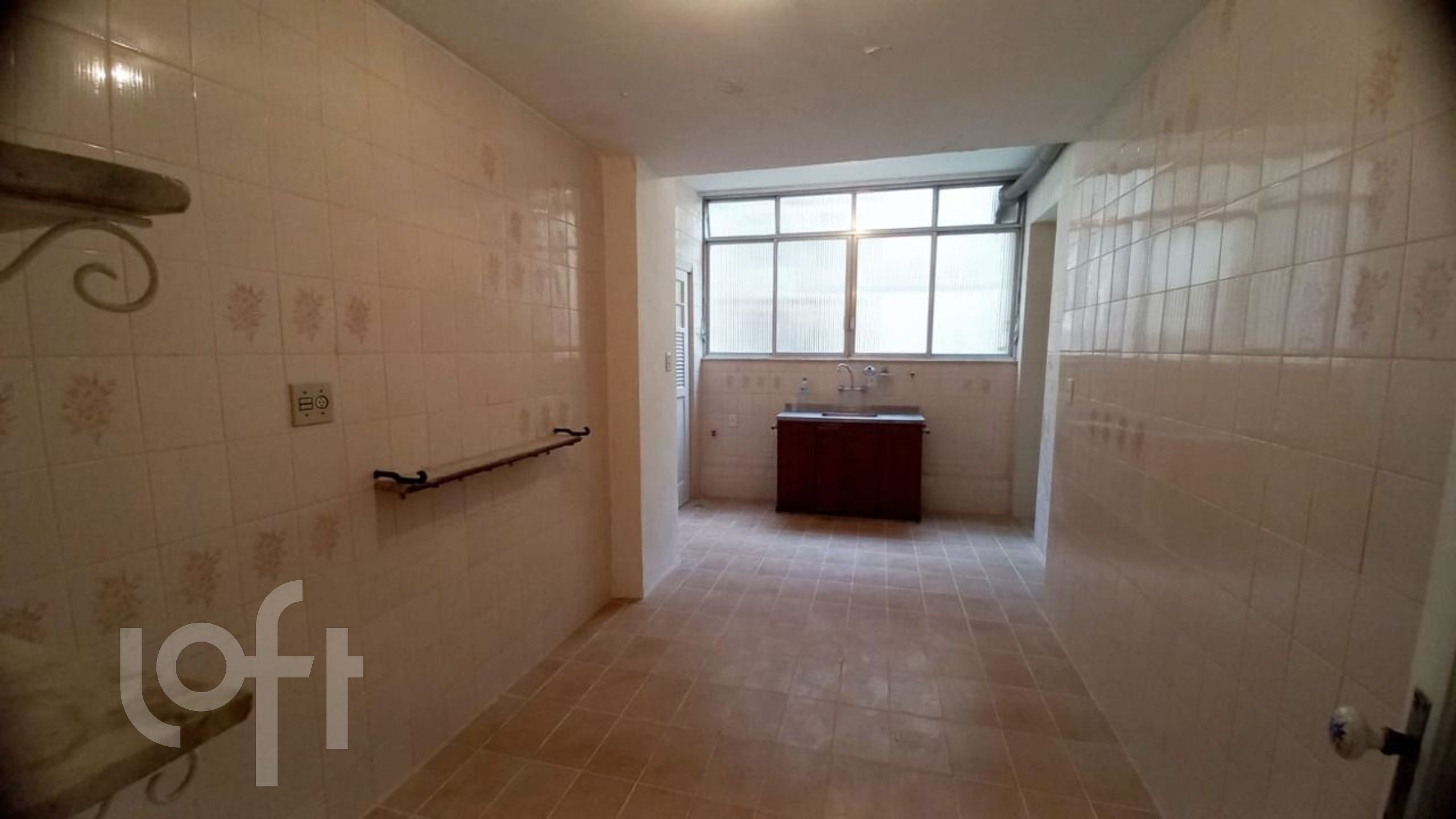 Apartamento à venda com 3 quartos, 187m² - Foto 4