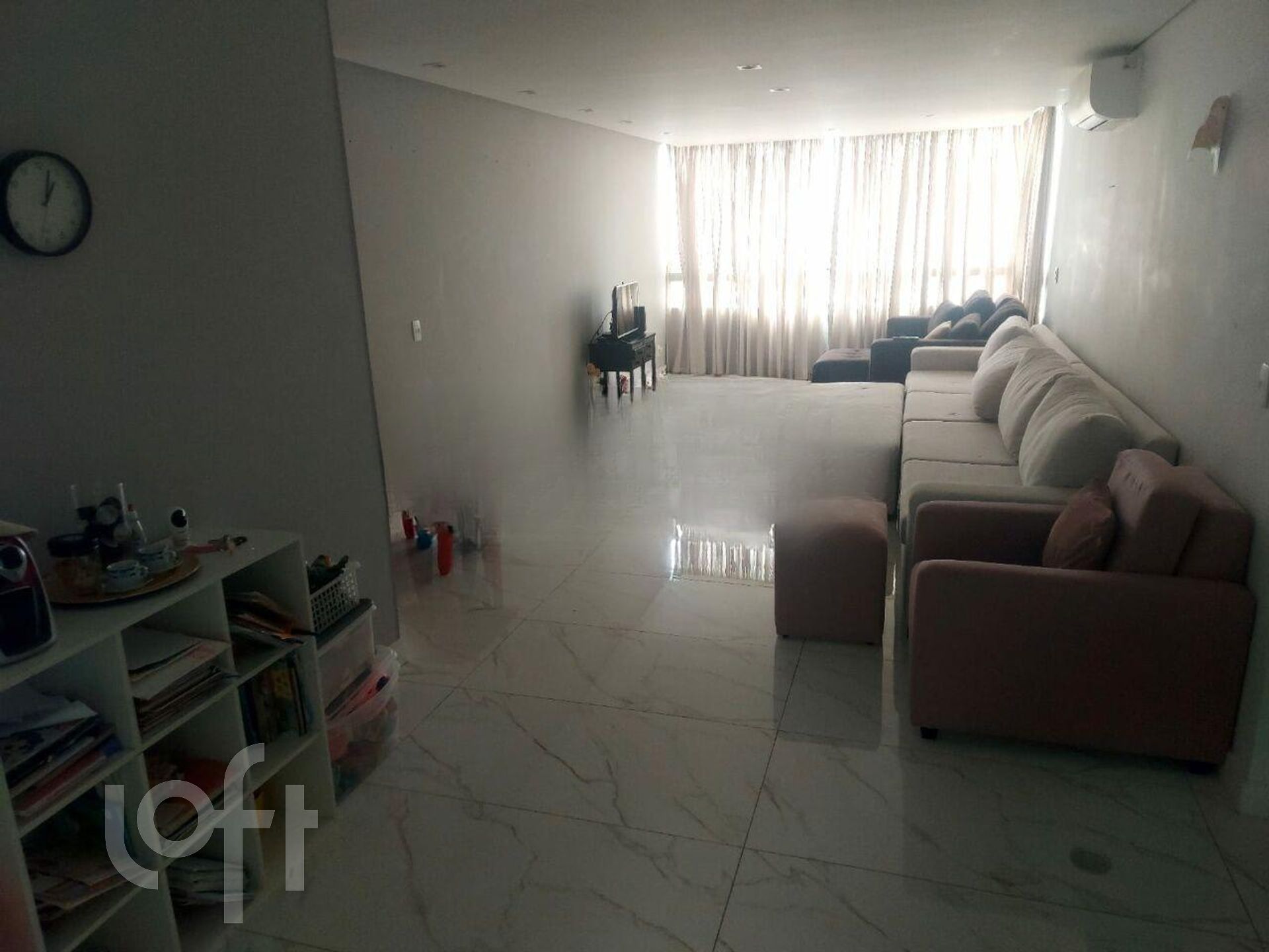 Apartamento à venda com 3 quartos, 144m² - Foto 2