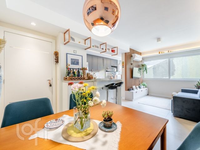 Apartamento com 65m², 2 dormitórios, 1 suíte, 1 vaga, Higienópolis em Porto Alegre