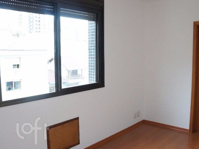 Apartamento com 70m², 2 dormitórios, 1 suíte, 2 vagas, Higienópolis em Porto Alegre