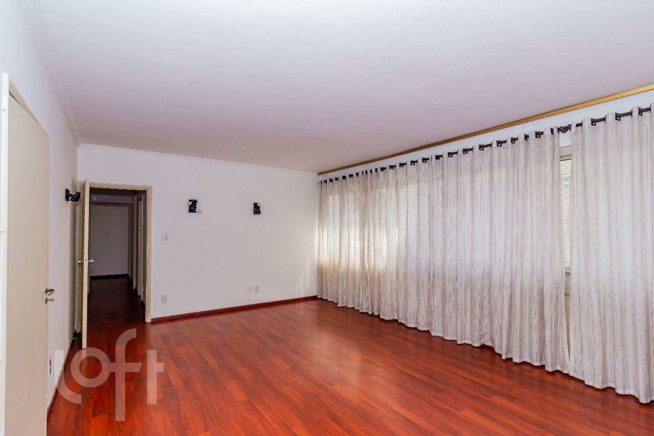 Apartamento à venda com 3 quartos, 136m² - Foto 1