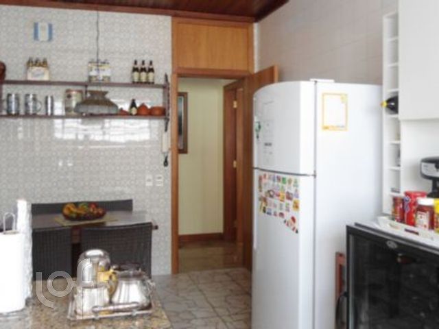 Apartamento com 230m², 3 dormitórios, 1 suíte, 2 vagas, Bela Vista em Porto Alegre