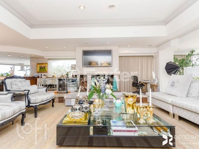Apartamento com 538m², 4 dormitórios, 3 suítes, 3 vagas, Petrópolis em Porto Alegre