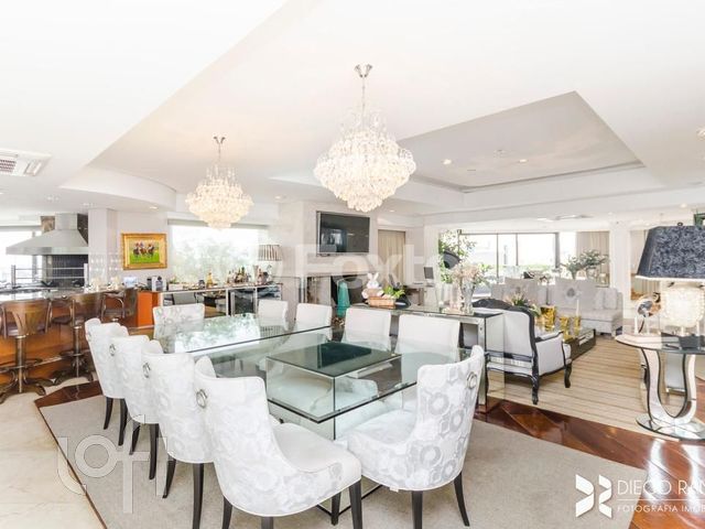Apartamento com 538m², 4 dormitórios, 3 suítes, 3 vagas, Petrópolis em Porto Alegre