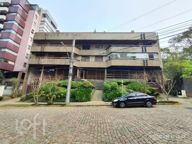 Apartamento com 325m², 3 dormitórios, 1 suíte, 3 vagas, Bela Vista em Porto Alegre