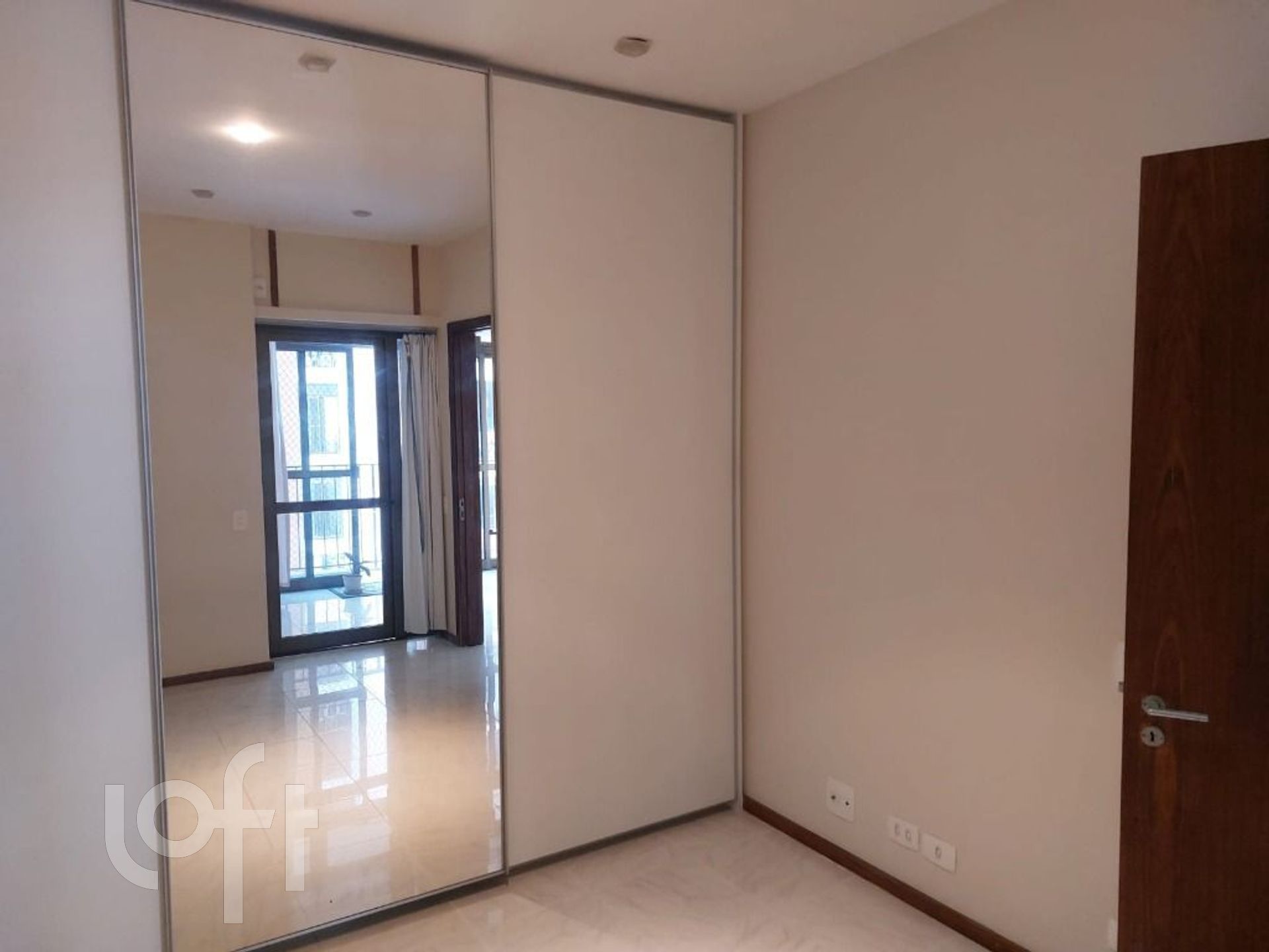 Apartamento à venda com 2 quartos, 70m² - Foto 8