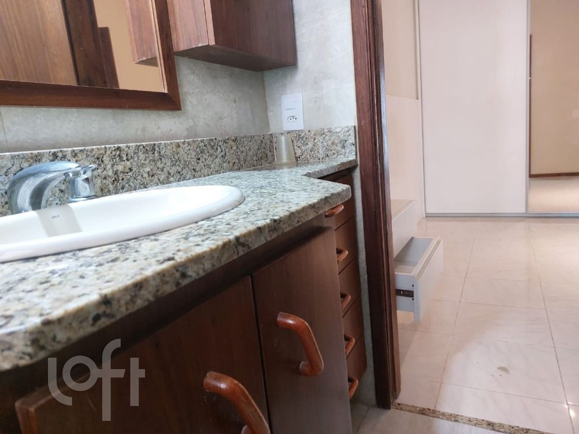 Apartamento à venda com 2 quartos, 70m² - Foto 12