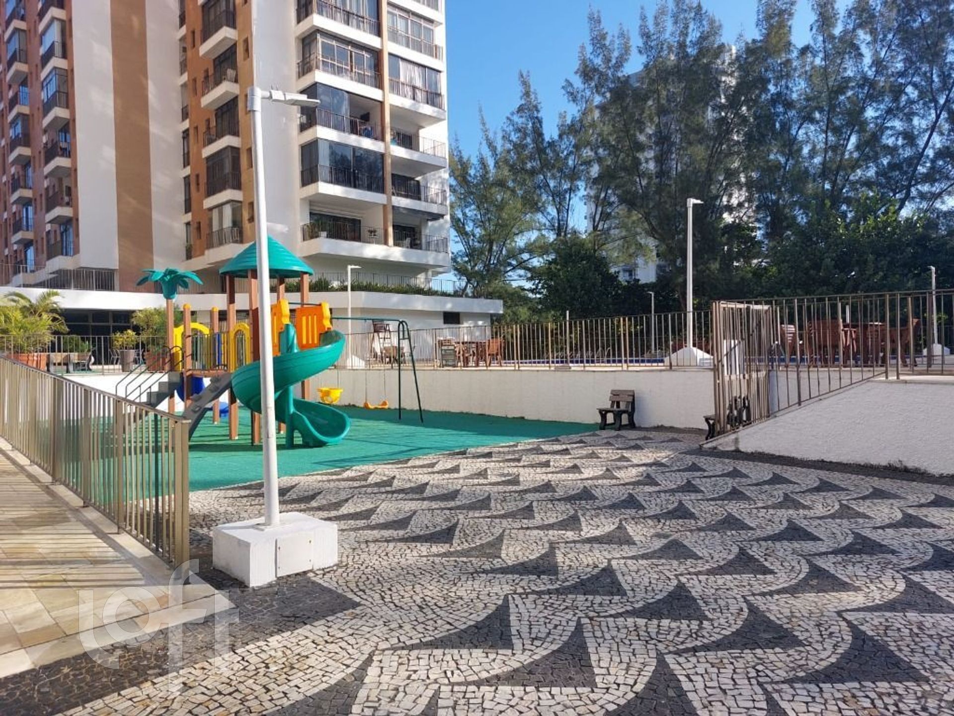 Apartamento à venda com 2 quartos, 70m² - Foto 31