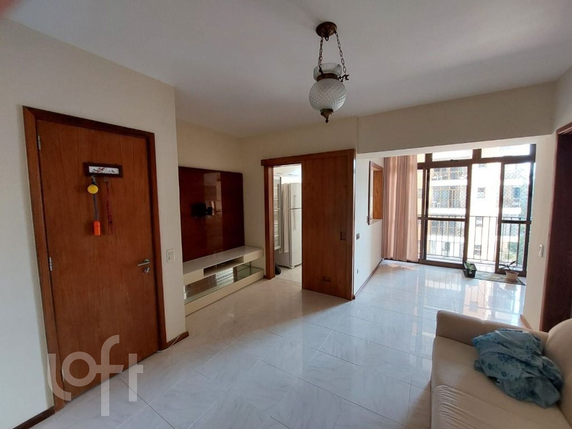 Apartamento à venda com 2 quartos, 70m² - Foto 2