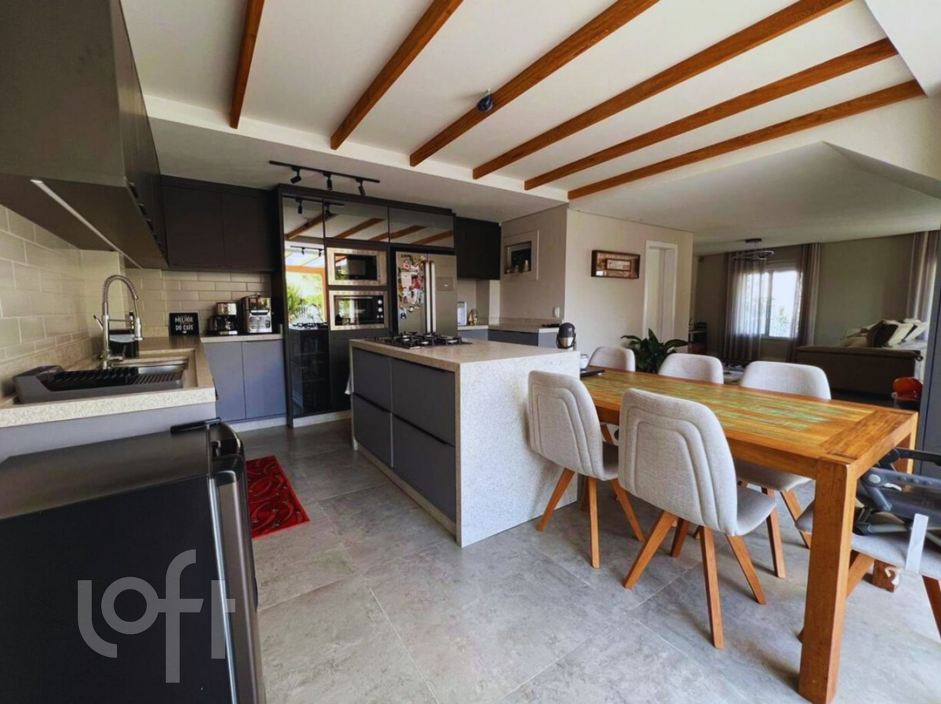 Casa à venda em Pinheira com 141 m², 4 quartos, 1 suíte, 2 vagas