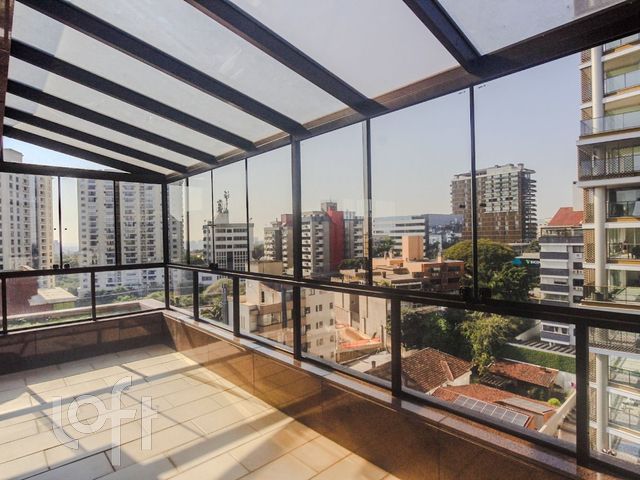 Apartamento com 332m², 3 dormitórios, 1 suíte, 3 vagas, Petrópolis em Porto Alegre