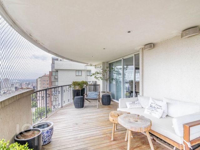 Apartamento com 333m², 3 dormitórios, 3 suítes, 4 vagas, Bela Vista em Porto Alegre