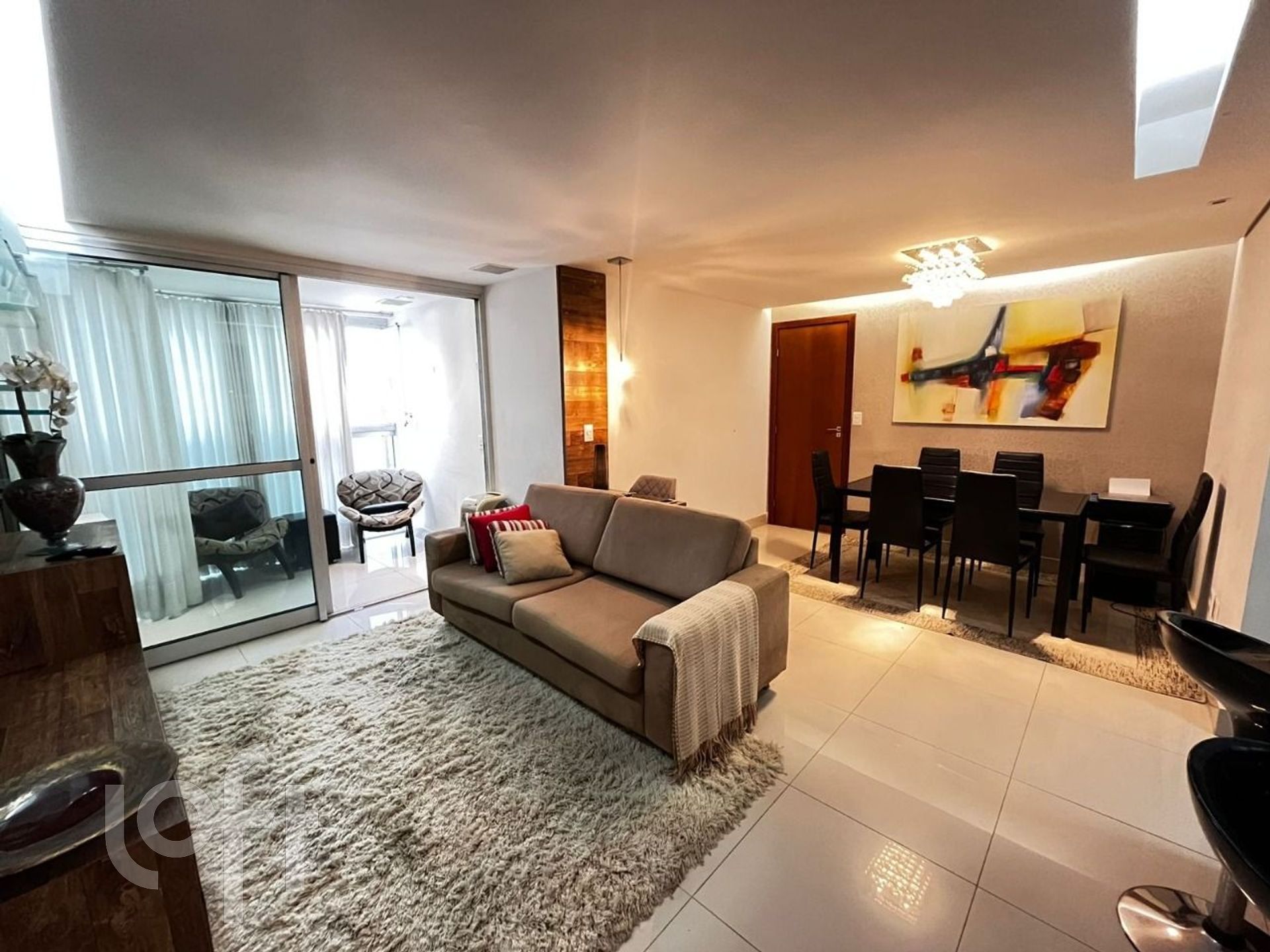 Apartamento à venda com 3 quartos, 87m² - Foto 2