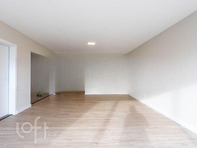 Apartamento com 134m², 3 dormitórios, 1 suíte, 1 vaga, Petrópolis em Porto Alegre