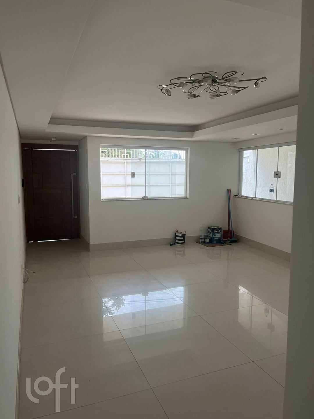 Casa à venda com 2 quartos, 154m² - Foto 1