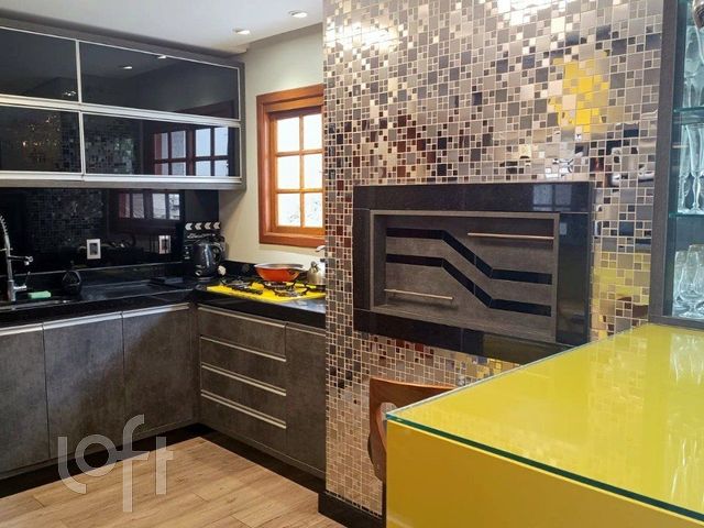 Apartamento com 182m², 4 dormitórios, 1 suíte, 2 vagas, Bom Fim em Porto Alegre