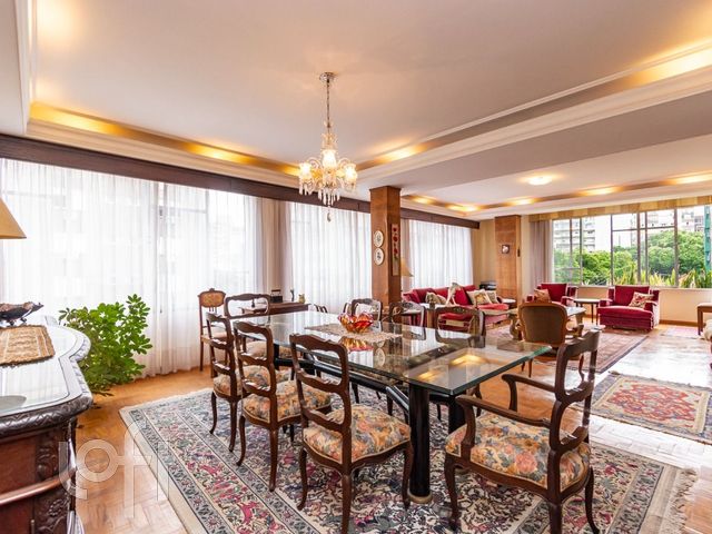 Apartamento com 219m², 3 dormitórios, 1 suíte, 2 vagas, Rio Branco em Porto Alegre