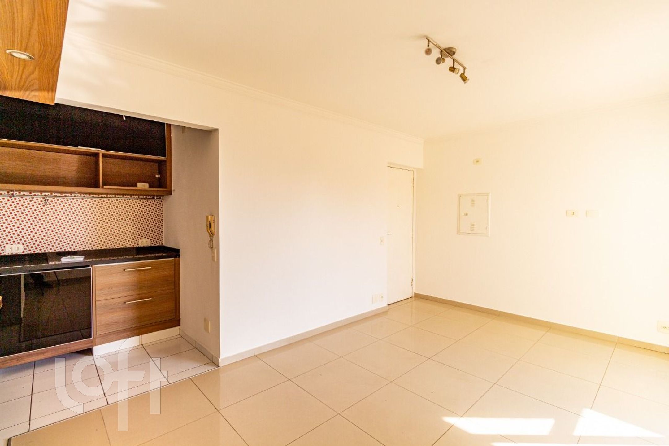 Apartamento à venda com 2 quartos, 64m² - Foto 4