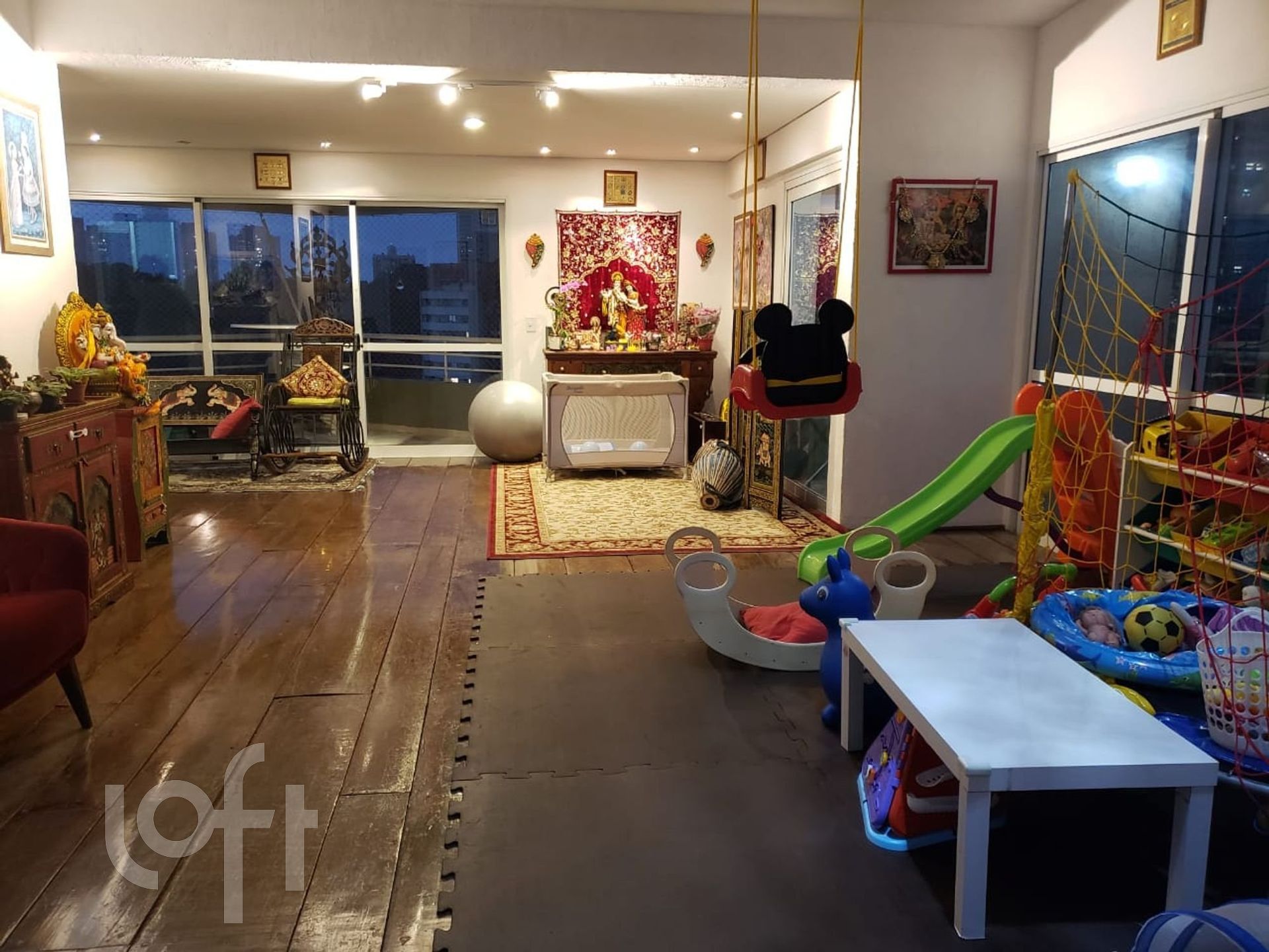Apartamento à venda em Vila Andrade com 198 m², 3 quartos, 4 vagas
